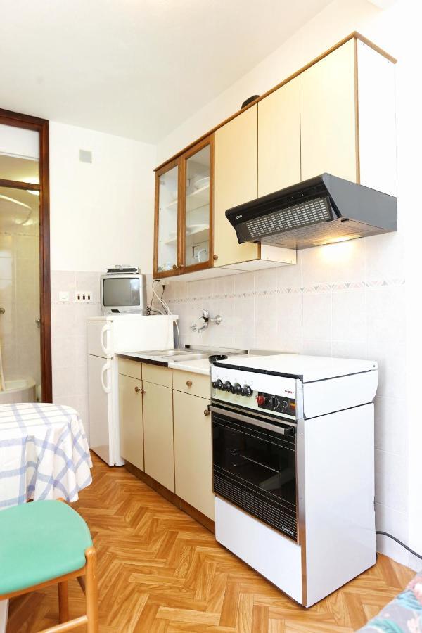 Family Friendly Seaside Apartments Razanj, Rogoznica - 10373 Exterior photo