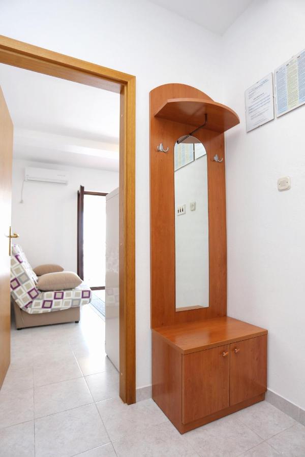 Family Friendly Seaside Apartments Razanj, Rogoznica - 10373 Exterior photo