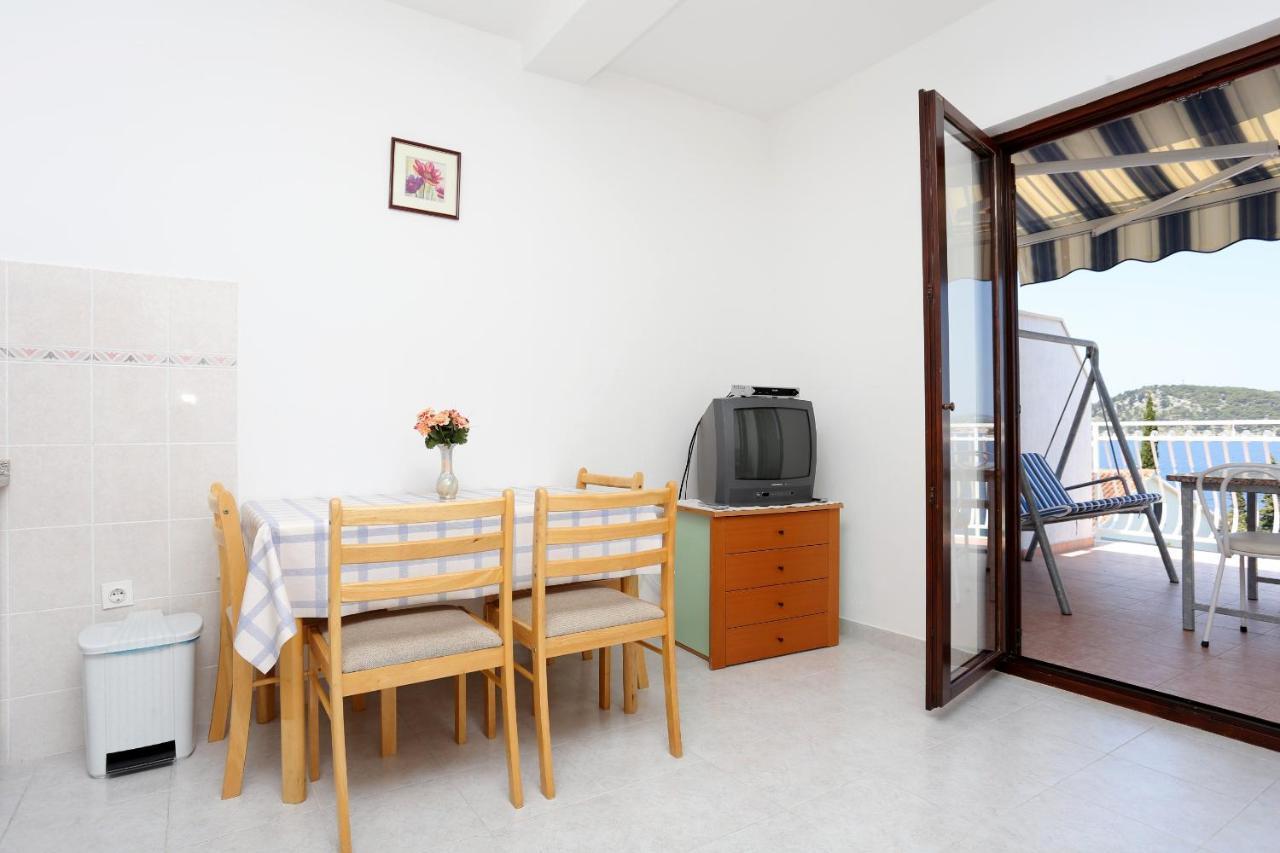 Family Friendly Seaside Apartments Razanj, Rogoznica - 10373 Exterior photo