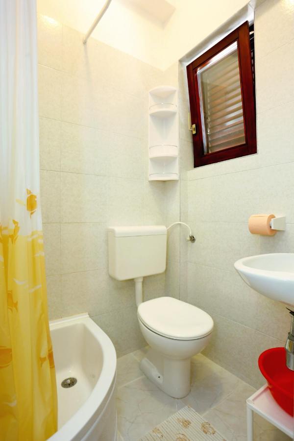 Family Friendly Seaside Apartments Razanj, Rogoznica - 10373 Exterior photo