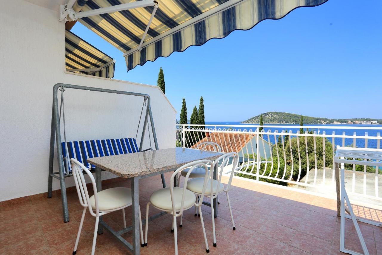 Family Friendly Seaside Apartments Razanj, Rogoznica - 10373 Exterior photo