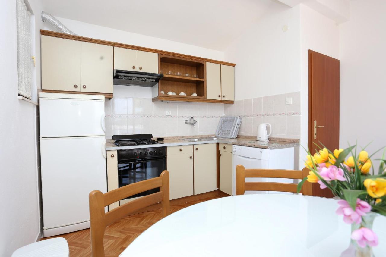 Family Friendly Seaside Apartments Razanj, Rogoznica - 10373 Exterior photo