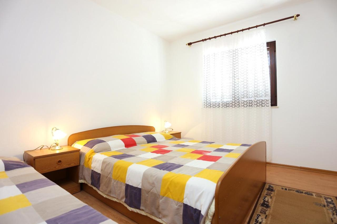 Family Friendly Seaside Apartments Razanj, Rogoznica - 10373 Exterior photo