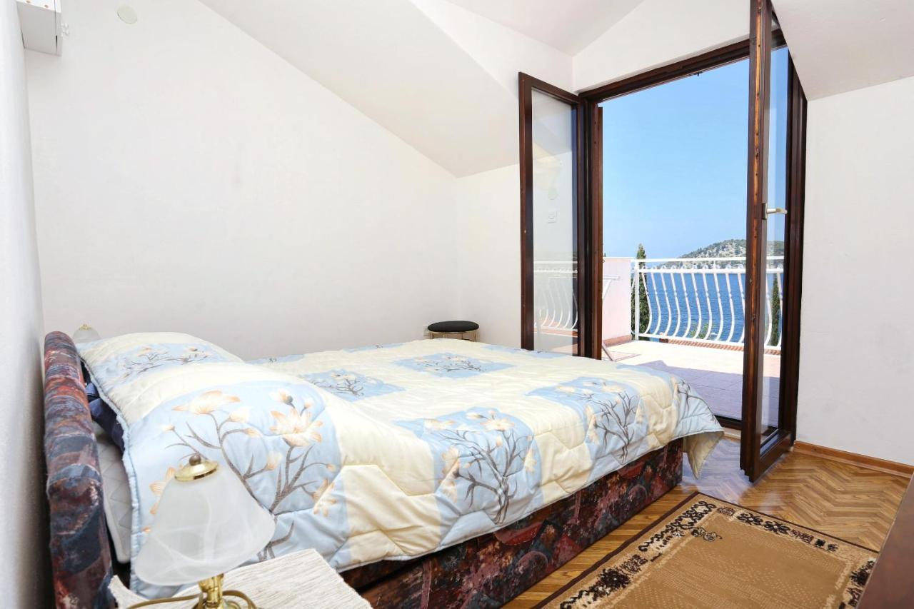 Family Friendly Seaside Apartments Razanj, Rogoznica - 10373 Exterior photo